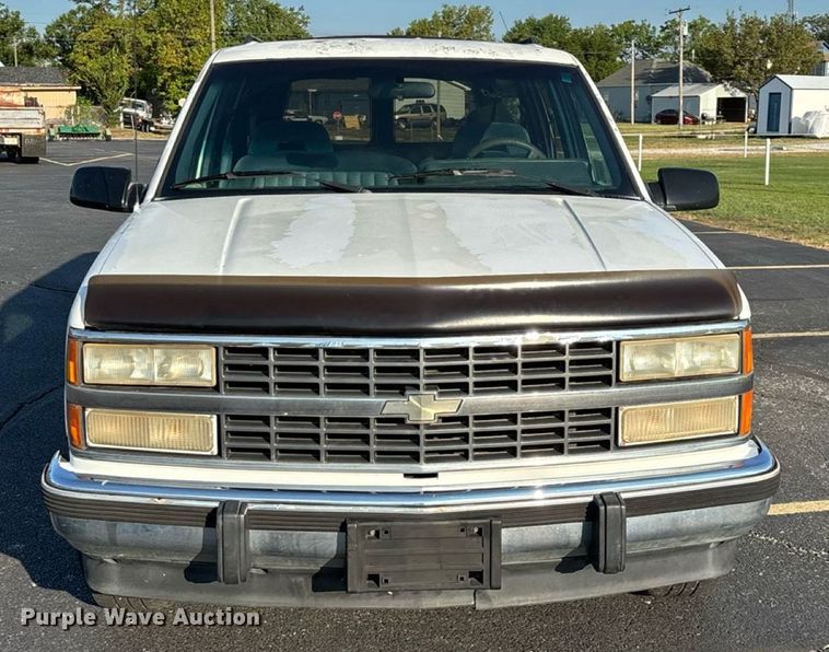 image for item ED2204 1993 Chevrolet Suburban SUV
