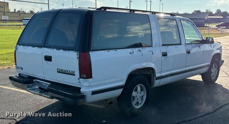 image for item ED2204 1993 Chevrolet Suburban SUV
