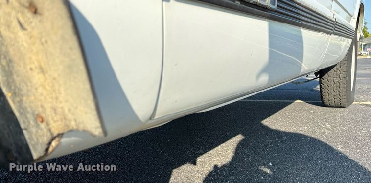 image for item ED2204 1993 Chevrolet Suburban SUV