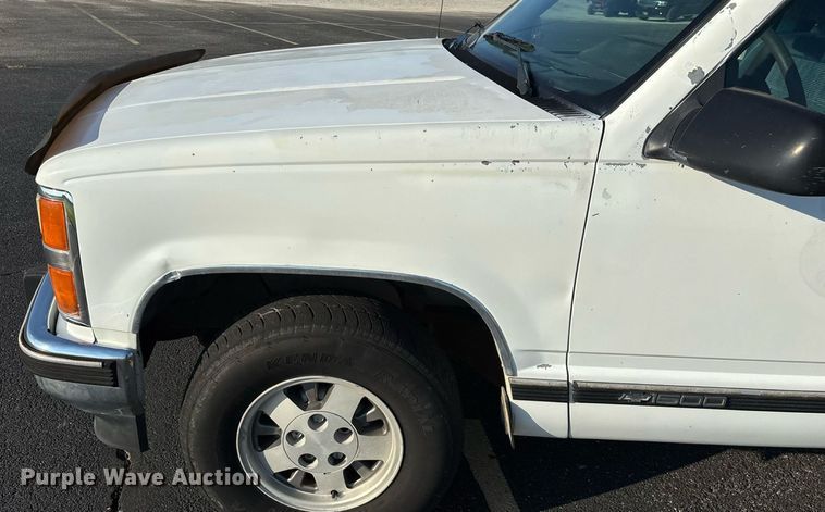 image for item ED2204 1993 Chevrolet Suburban SUV