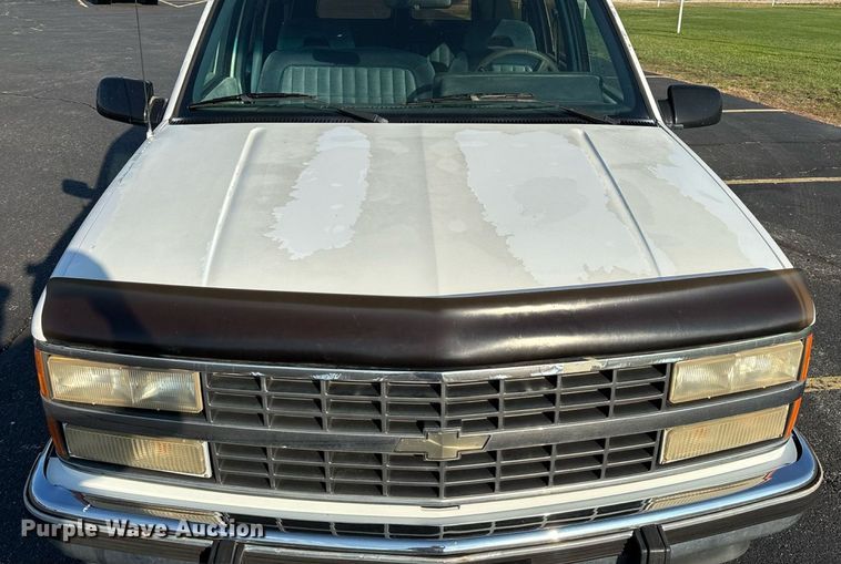 image for item ED2204 1993 Chevrolet Suburban SUV