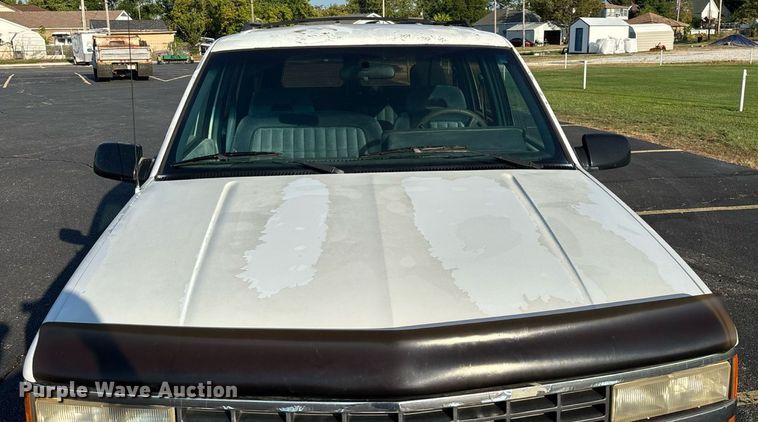 image for item ED2204 1993 Chevrolet Suburban SUV