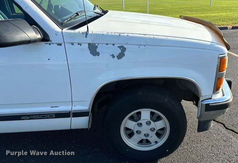 image for item ED2204 1993 Chevrolet Suburban SUV