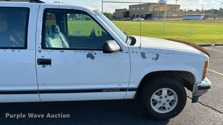 image for item ED2204 1993 Chevrolet Suburban SUV
