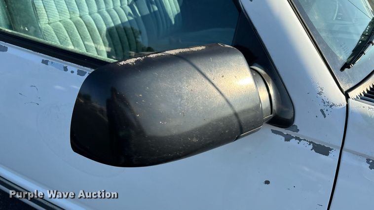 image for item ED2204 1993 Chevrolet Suburban SUV