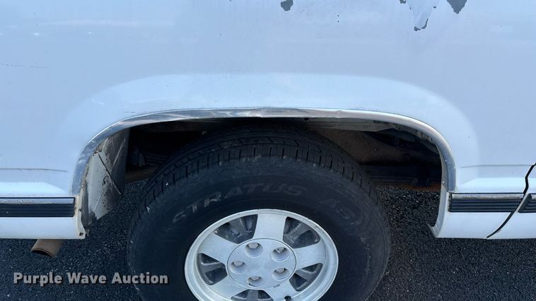 image for item ED2204 1993 Chevrolet Suburban SUV