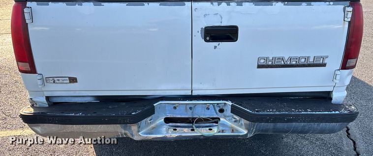 image for item ED2204 1993 Chevrolet Suburban SUV