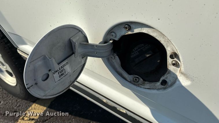 image for item ED2204 1993 Chevrolet Suburban SUV