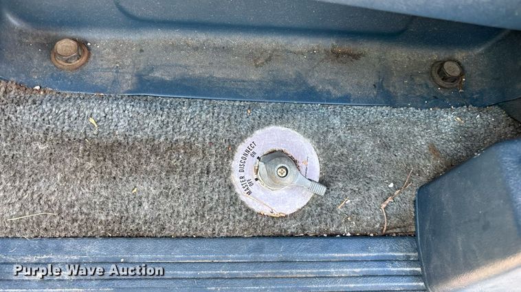 image for item ED2204 1993 Chevrolet Suburban SUV