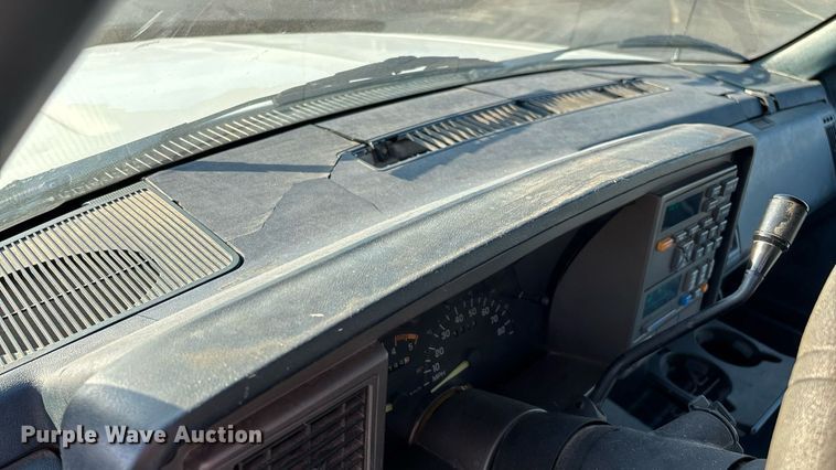 image for item ED2204 1993 Chevrolet Suburban SUV