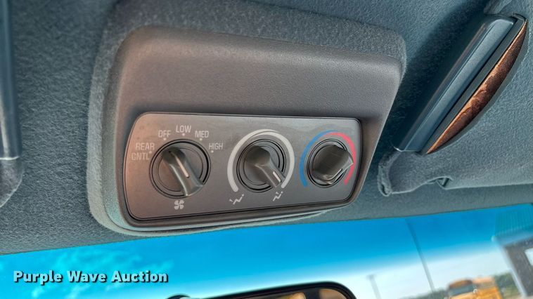 image for item ED2204 1993 Chevrolet Suburban SUV