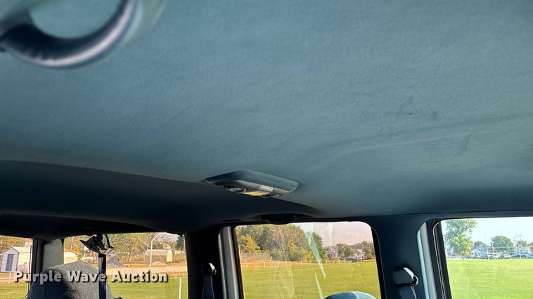 image for item ED2204 1993 Chevrolet Suburban SUV