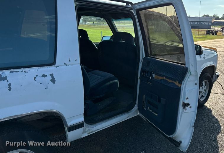 image for item ED2204 1993 Chevrolet Suburban SUV
