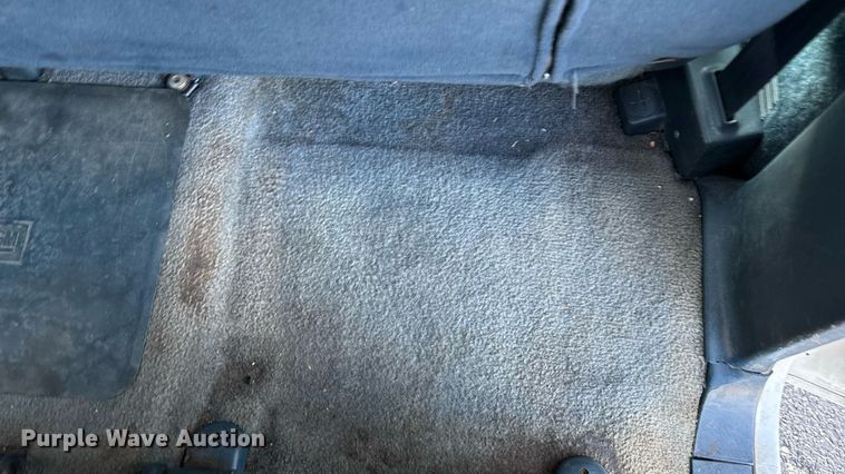 image for item ED2204 1993 Chevrolet Suburban SUV