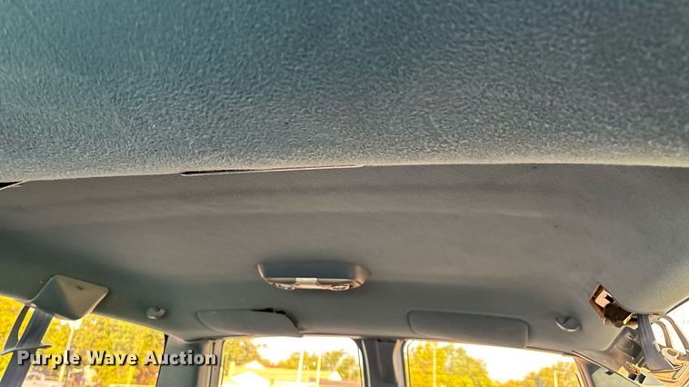 image for item ED2204 1993 Chevrolet Suburban SUV