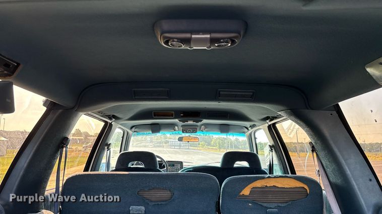 image for item ED2204 1993 Chevrolet Suburban SUV