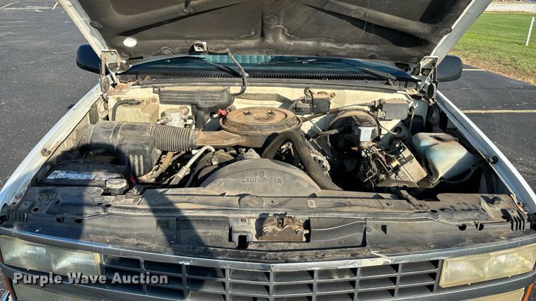 image for item ED2204 1993 Chevrolet Suburban SUV