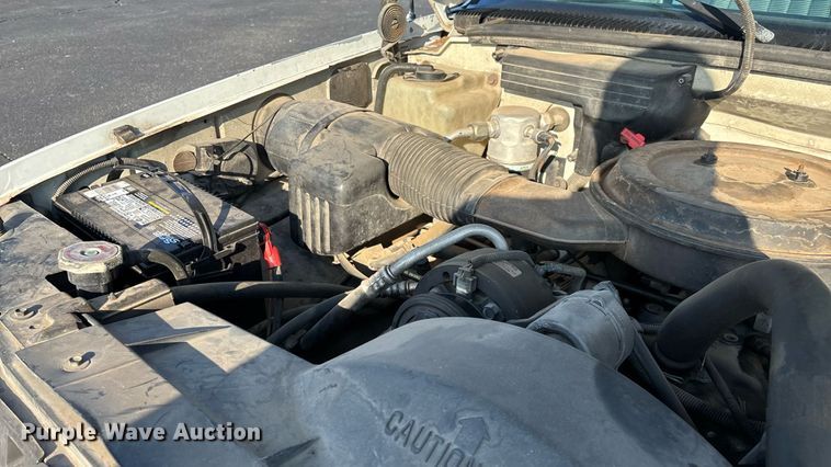 image for item ED2204 1993 Chevrolet Suburban SUV