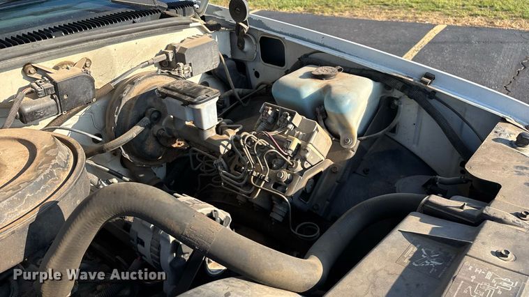 image for item ED2204 1993 Chevrolet Suburban SUV