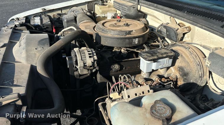 image for item ED2204 1993 Chevrolet Suburban SUV