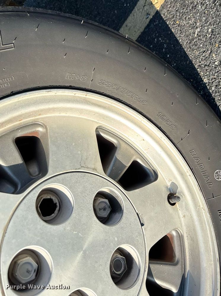 image for item ED2204 1993 Chevrolet Suburban SUV