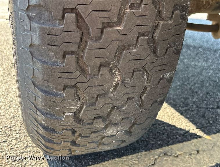 image for item ED2204 1993 Chevrolet Suburban SUV