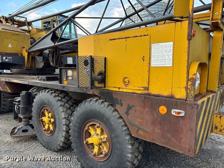 image for item EE3973 1974 Lima 450 TC crane