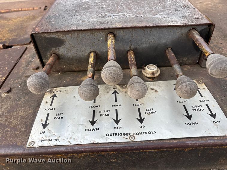 image for item EE3973 1974 Lima 450 TC crane