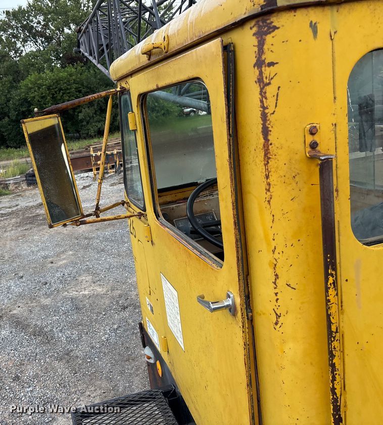 image for item EE3973 1974 Lima 450 TC crane