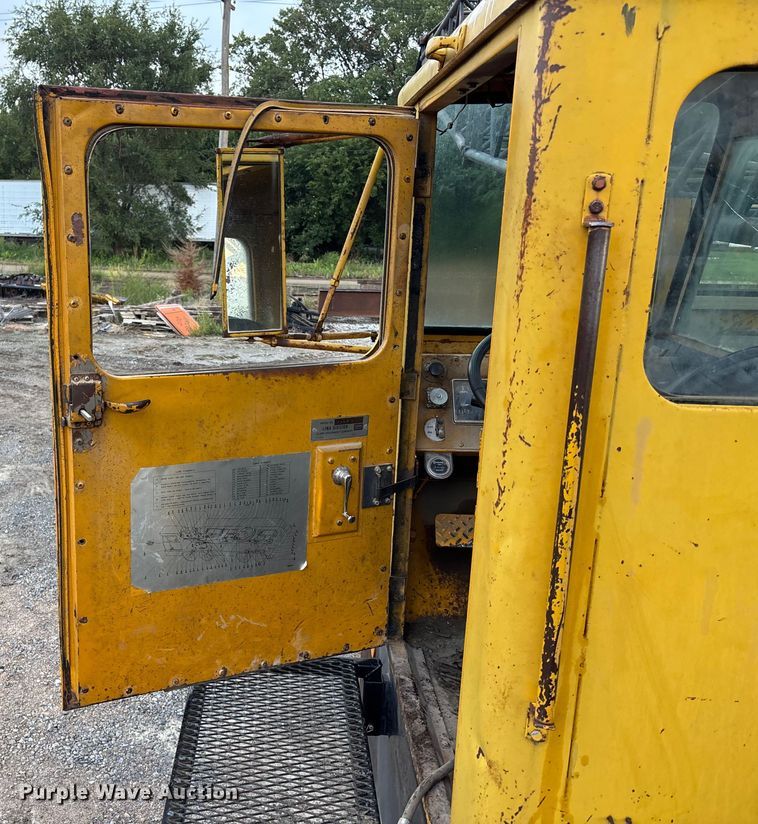 image for item EE3973 1974 Lima 450 TC crane