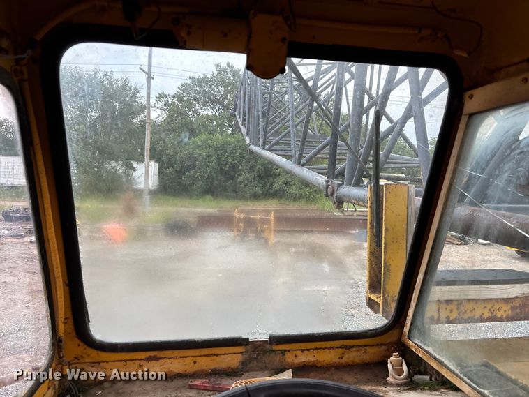 image for item EE3973 1974 Lima 450 TC crane