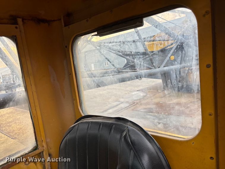 image for item EE3973 1974 Lima 450 TC crane