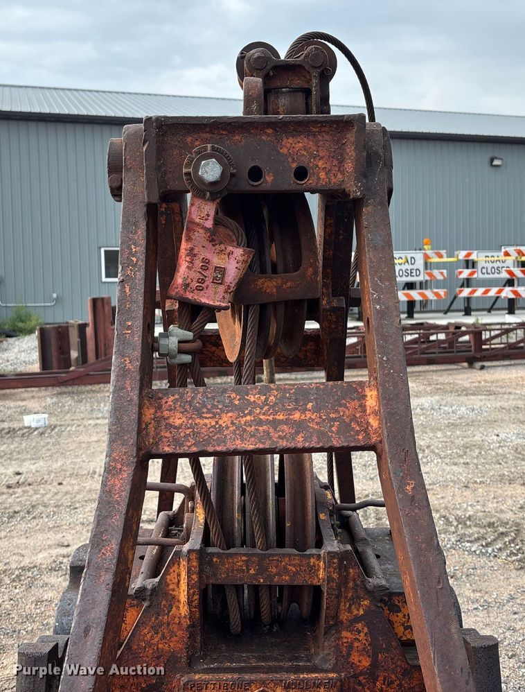 image for item EE3974 (2) crane buckets