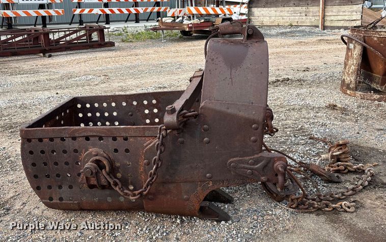 image for item EE3974 (2) crane buckets