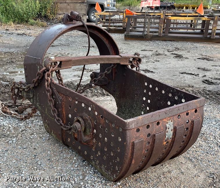 image for item EE3974 (2) crane buckets