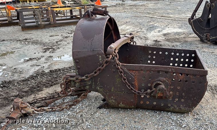 image for item EE3974 (2) crane buckets