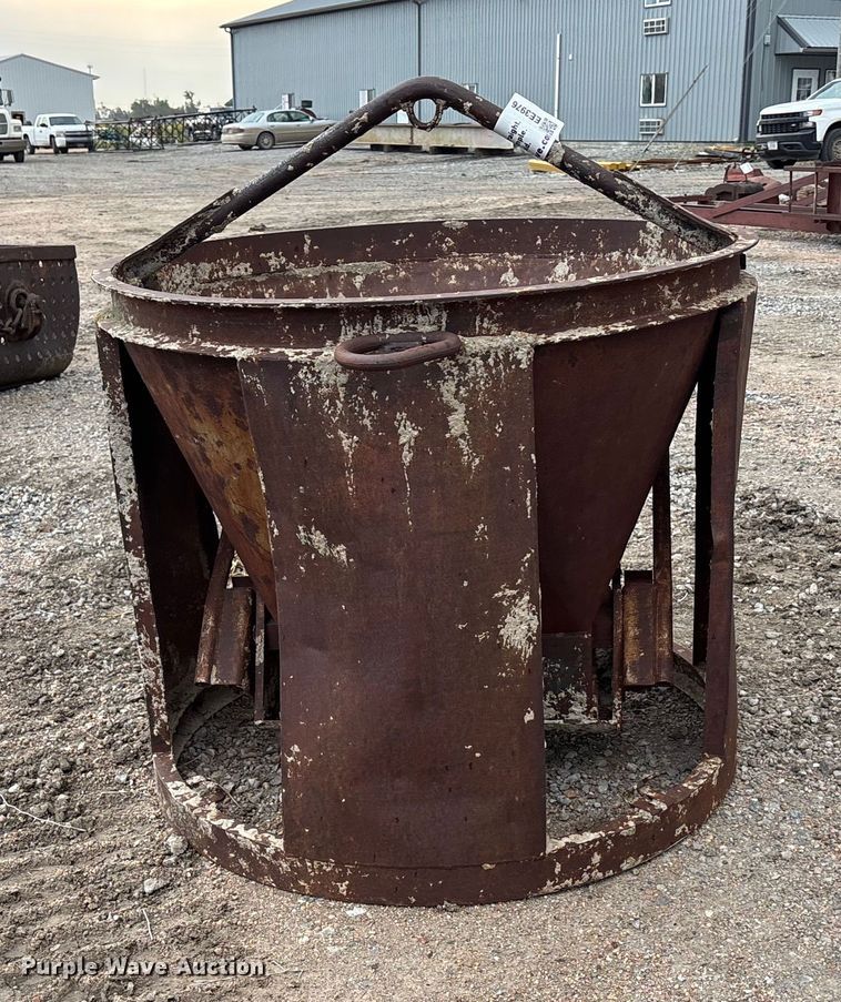 image for item EE3976 Crane concrete bucket