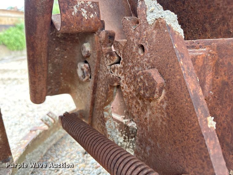 image for item EE3976 Crane concrete bucket