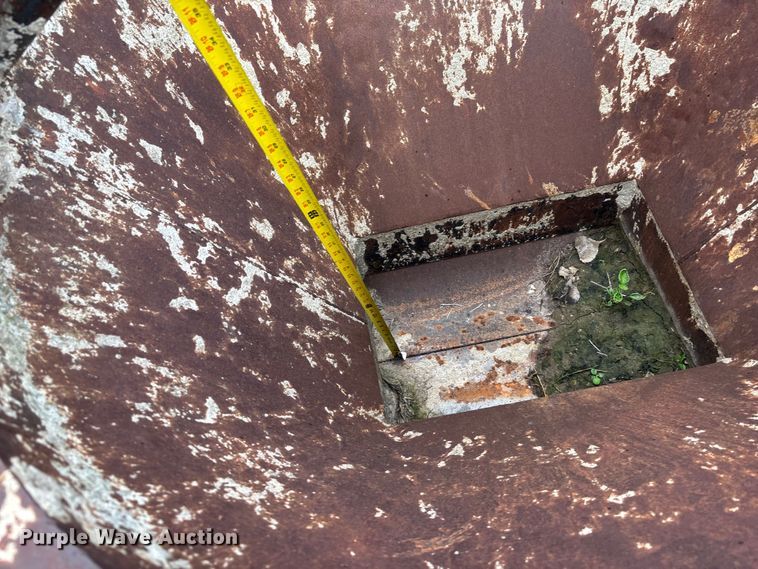 image for item EE3976 Crane concrete bucket