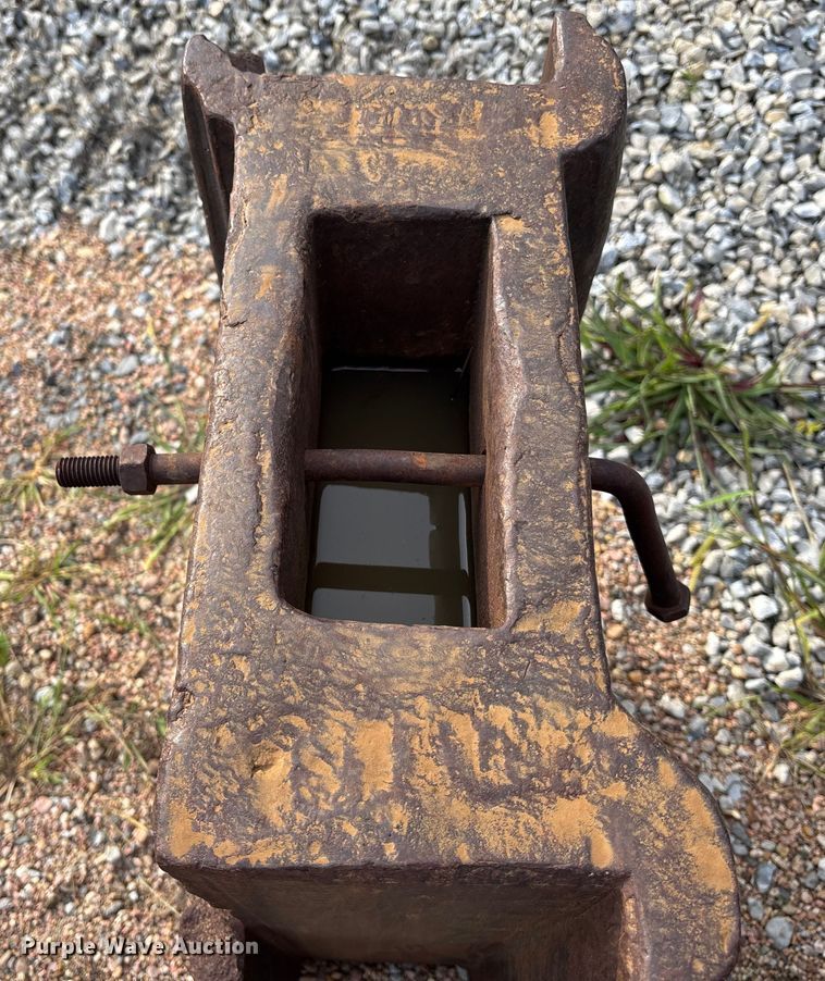 image for item EE3977 Pile driving equipment