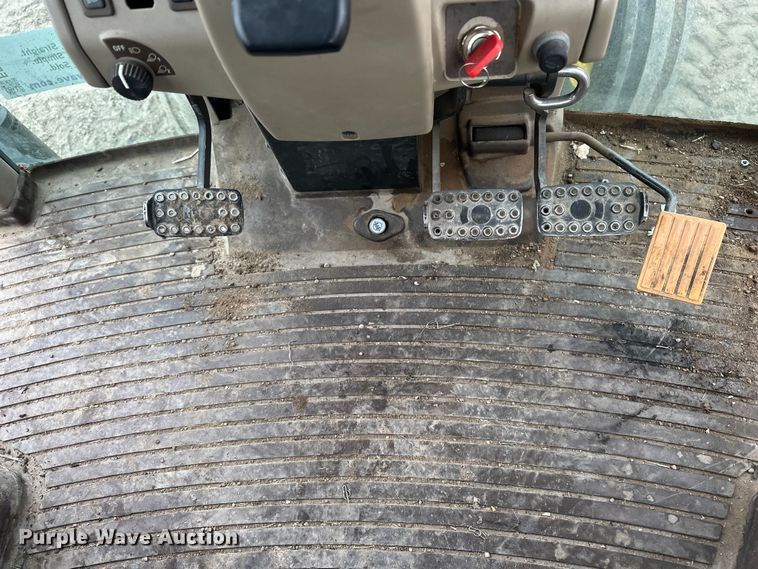 image for item EE3979 2004 John Deere 6615 tractor