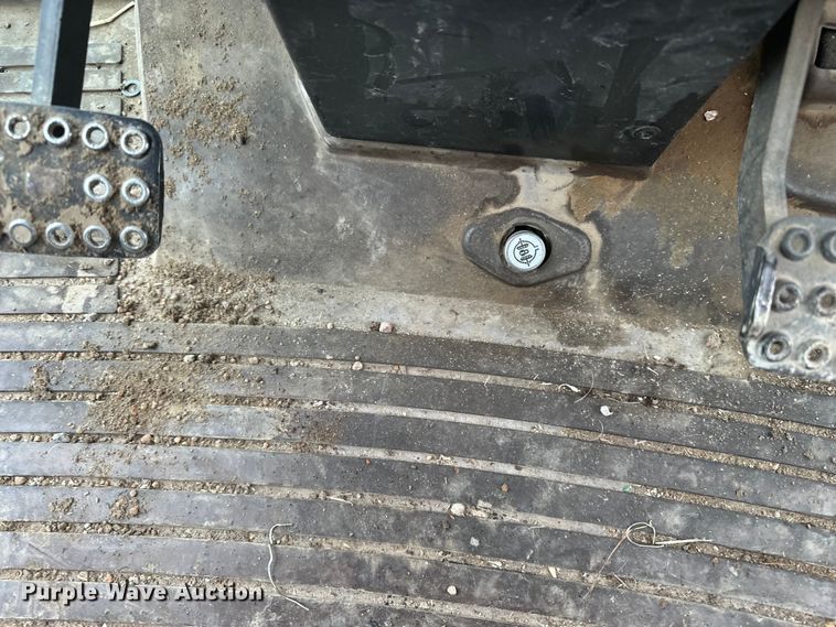 image for item EE3979 2004 John Deere 6615 tractor