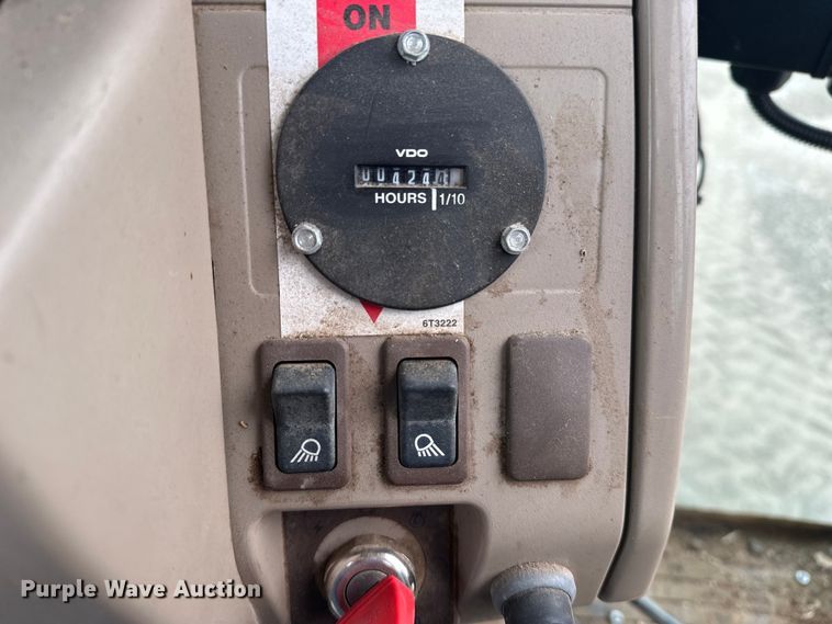 image for item EE3979 2004 John Deere 6615 tractor