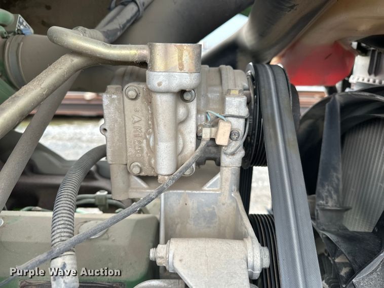 image for item EE3979 2004 John Deere 6615 tractor