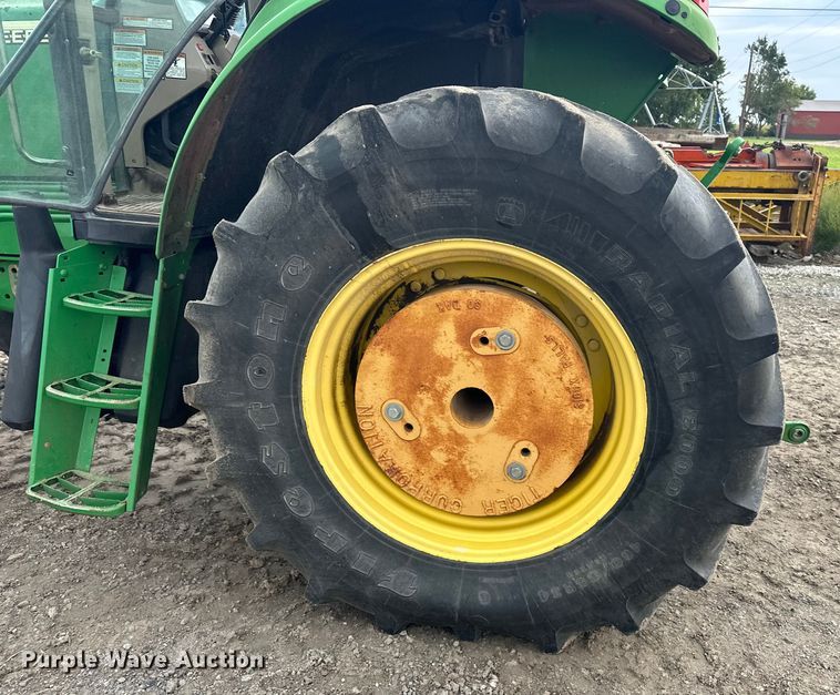 image for item EE3979 2004 John Deere 6615 tractor