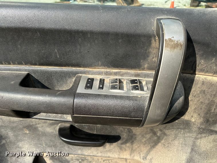 image for item EE3981 2007 Chevrolet Silverado 1500 Ext. Cab pickup truck