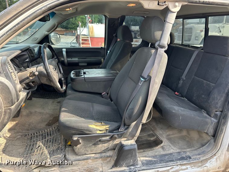 image for item EE3981 2007 Chevrolet Silverado 1500 Ext. Cab pickup truck