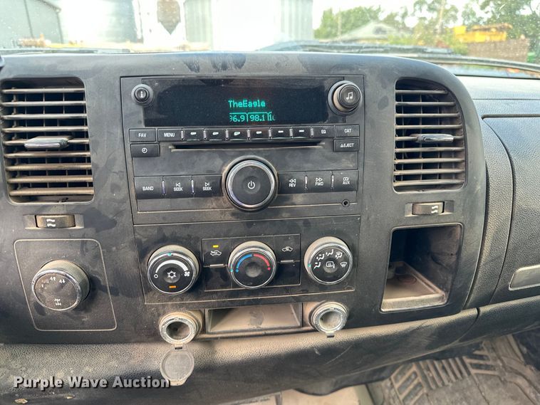 image for item EE3981 2007 Chevrolet Silverado 1500 Ext. Cab pickup truck