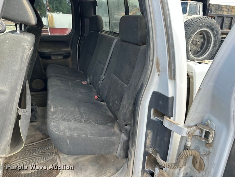 image for item EE3981 2007 Chevrolet Silverado 1500 Ext. Cab pickup truck