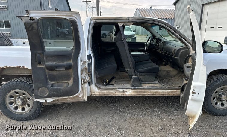image for item EE3981 2007 Chevrolet Silverado 1500 Ext. Cab pickup truck